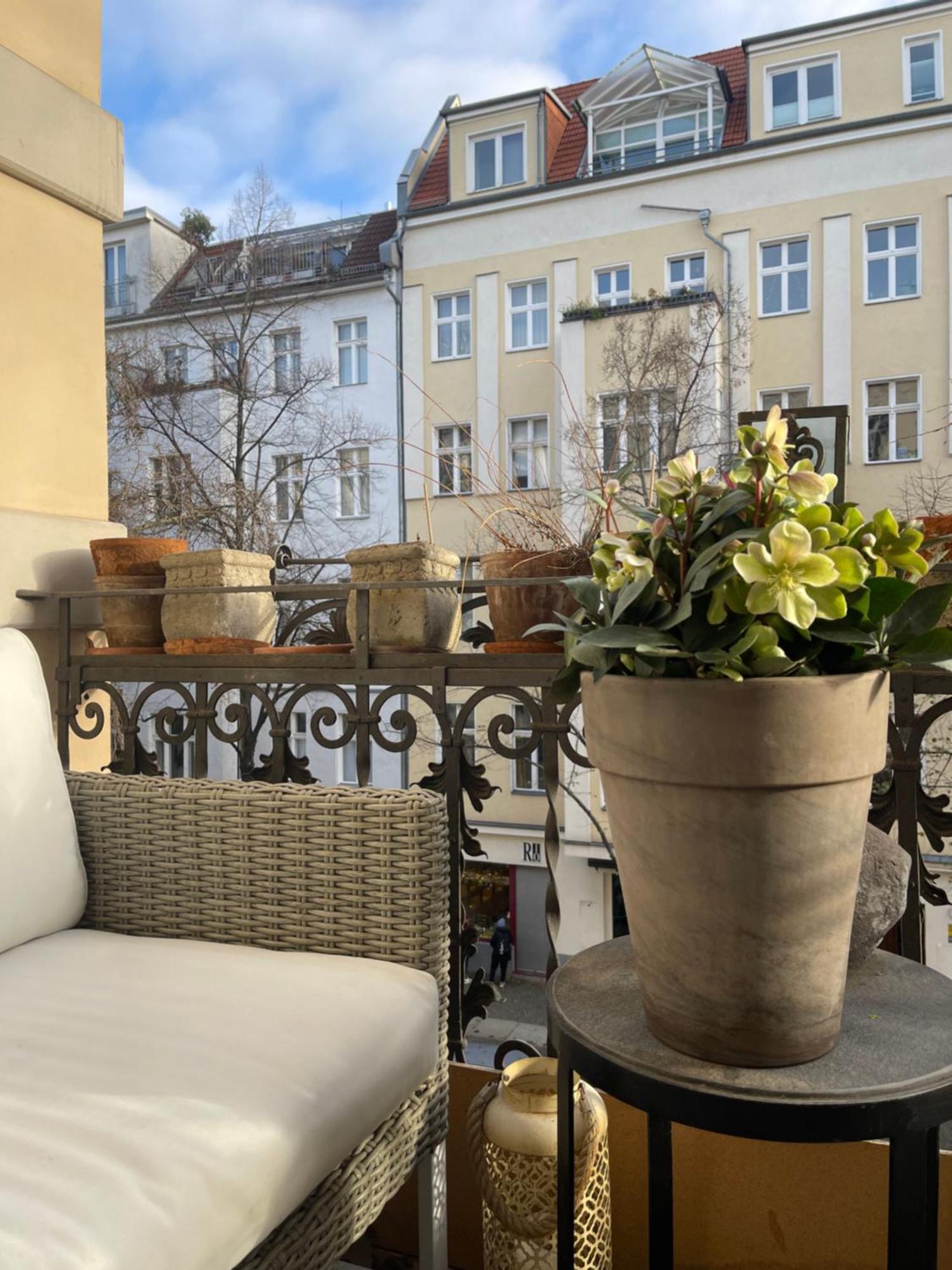 Fantastic In Prime Location - Center West