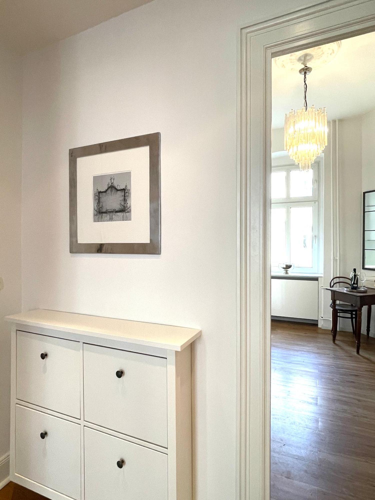 Fantastic In Prime Location - Center West Apartment