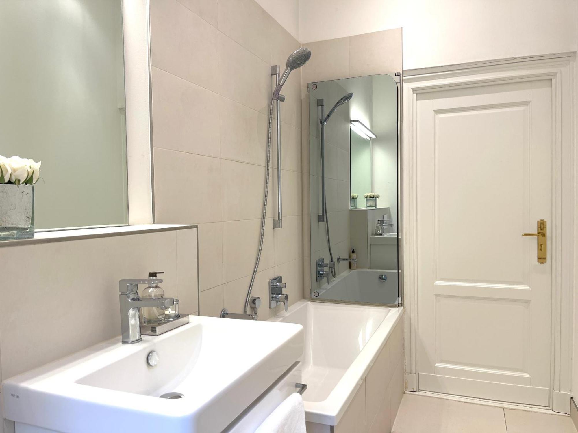 Apartamento Fantastic In Prime Location - Center West Berlim
